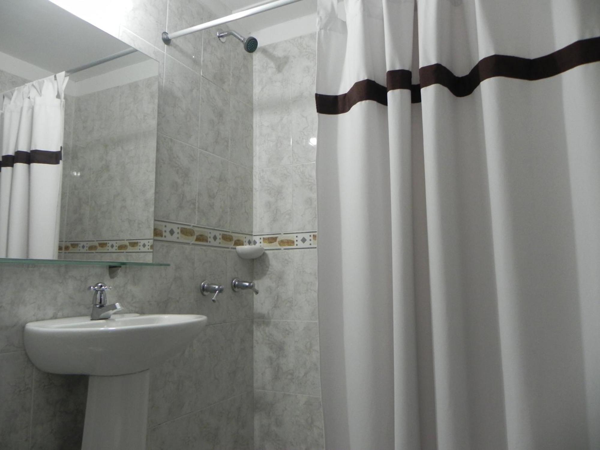מדיין Hostal Tamarindo Inn מראה חיצוני תמונה