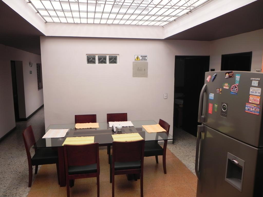 מדיין Hostal Tamarindo Inn מראה חיצוני תמונה