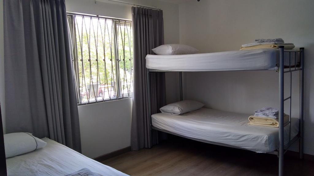 מדיין Hostal Tamarindo Inn מראה חיצוני תמונה