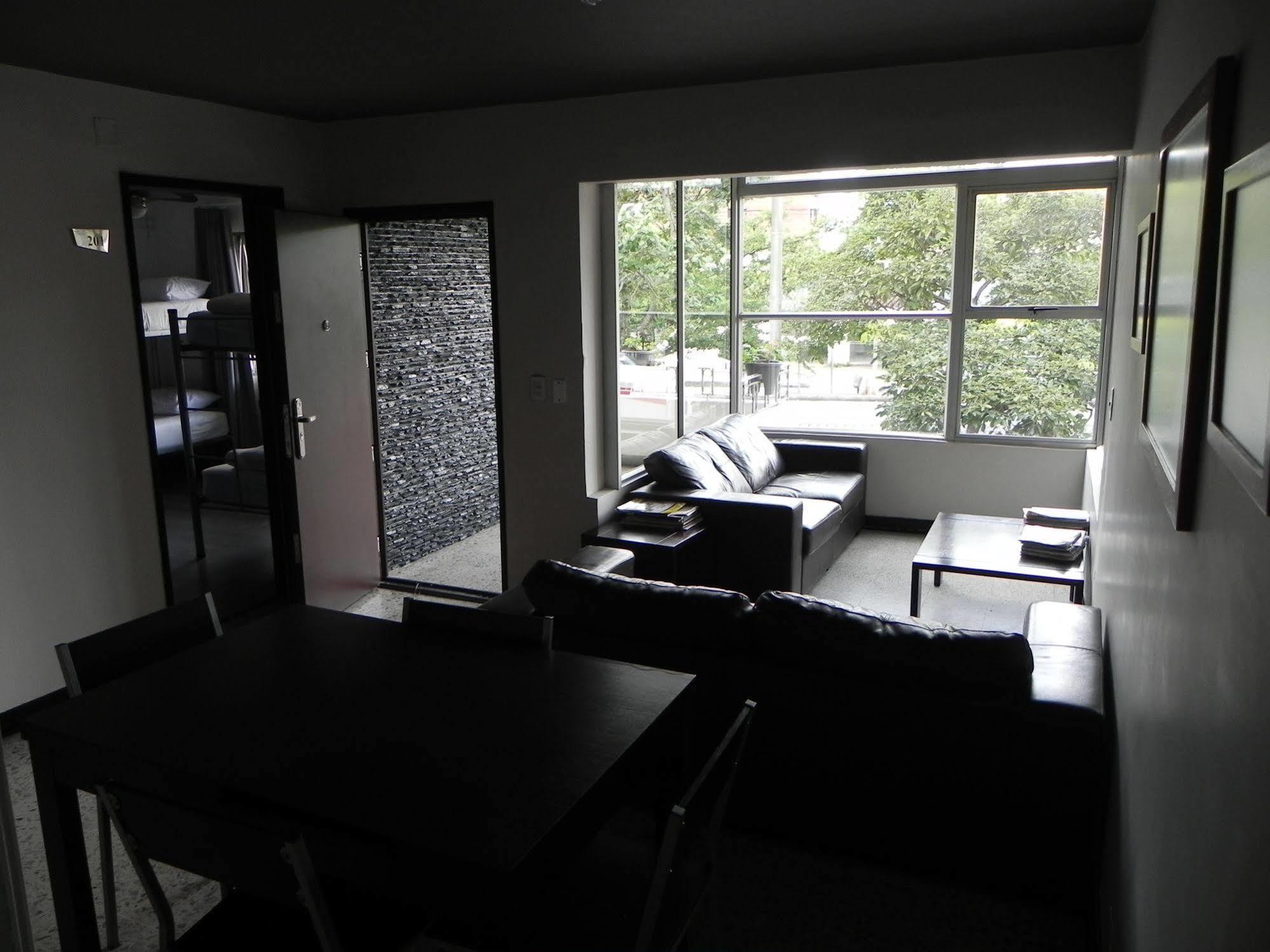 מדיין Hostal Tamarindo Inn מראה חיצוני תמונה