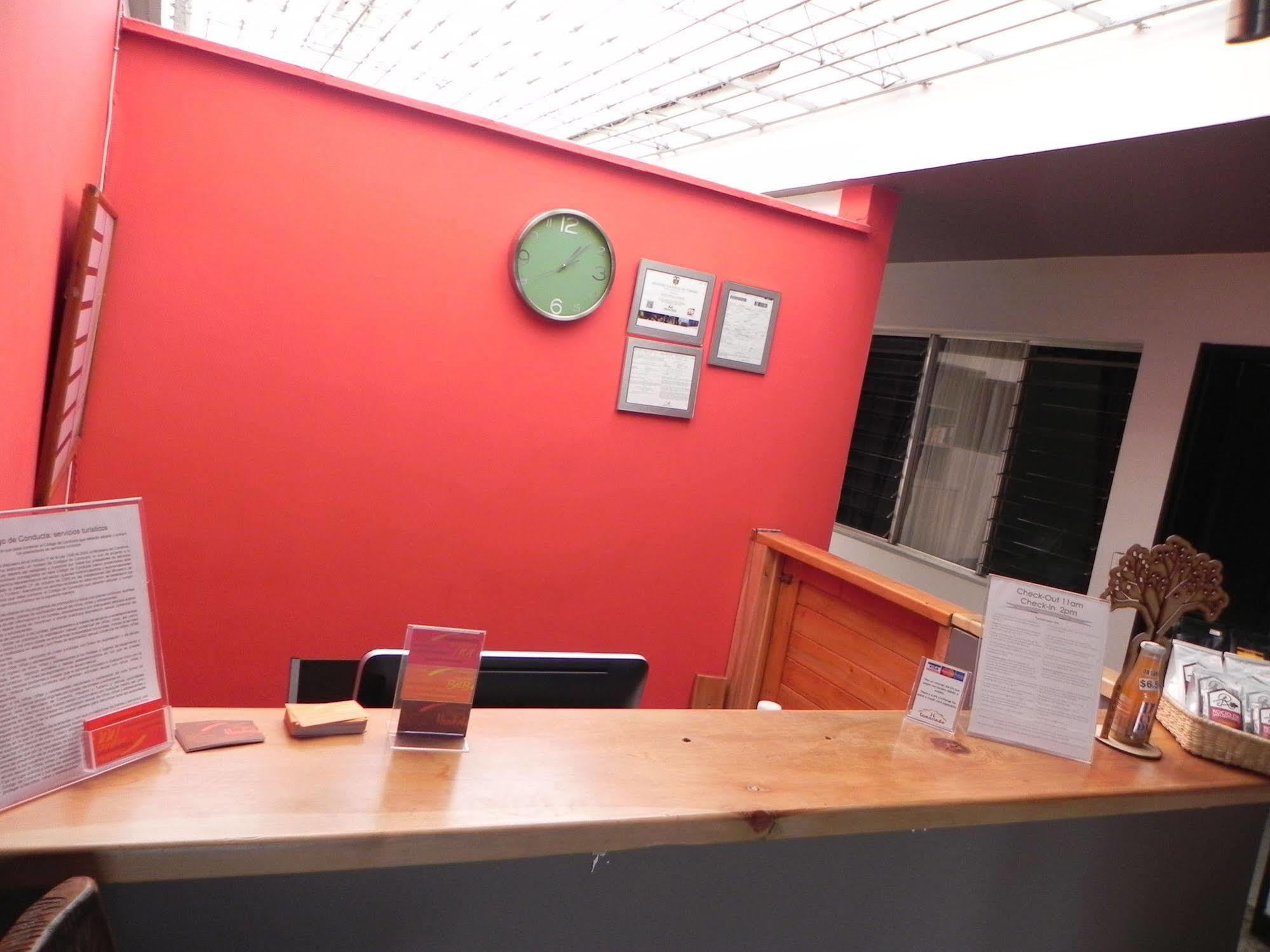 מדיין Hostal Tamarindo Inn מראה חיצוני תמונה