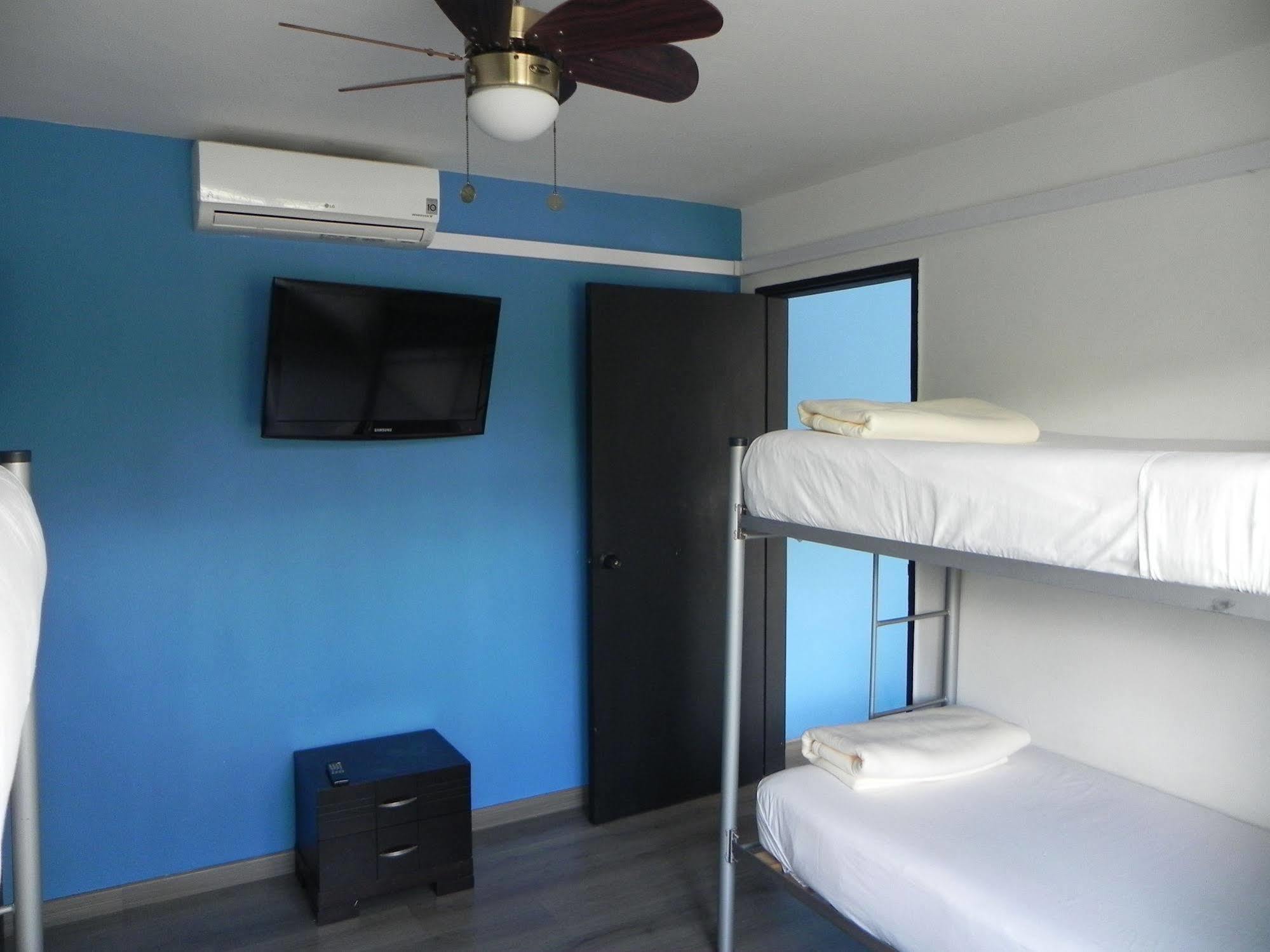 מדיין Hostal Tamarindo Inn מראה חיצוני תמונה