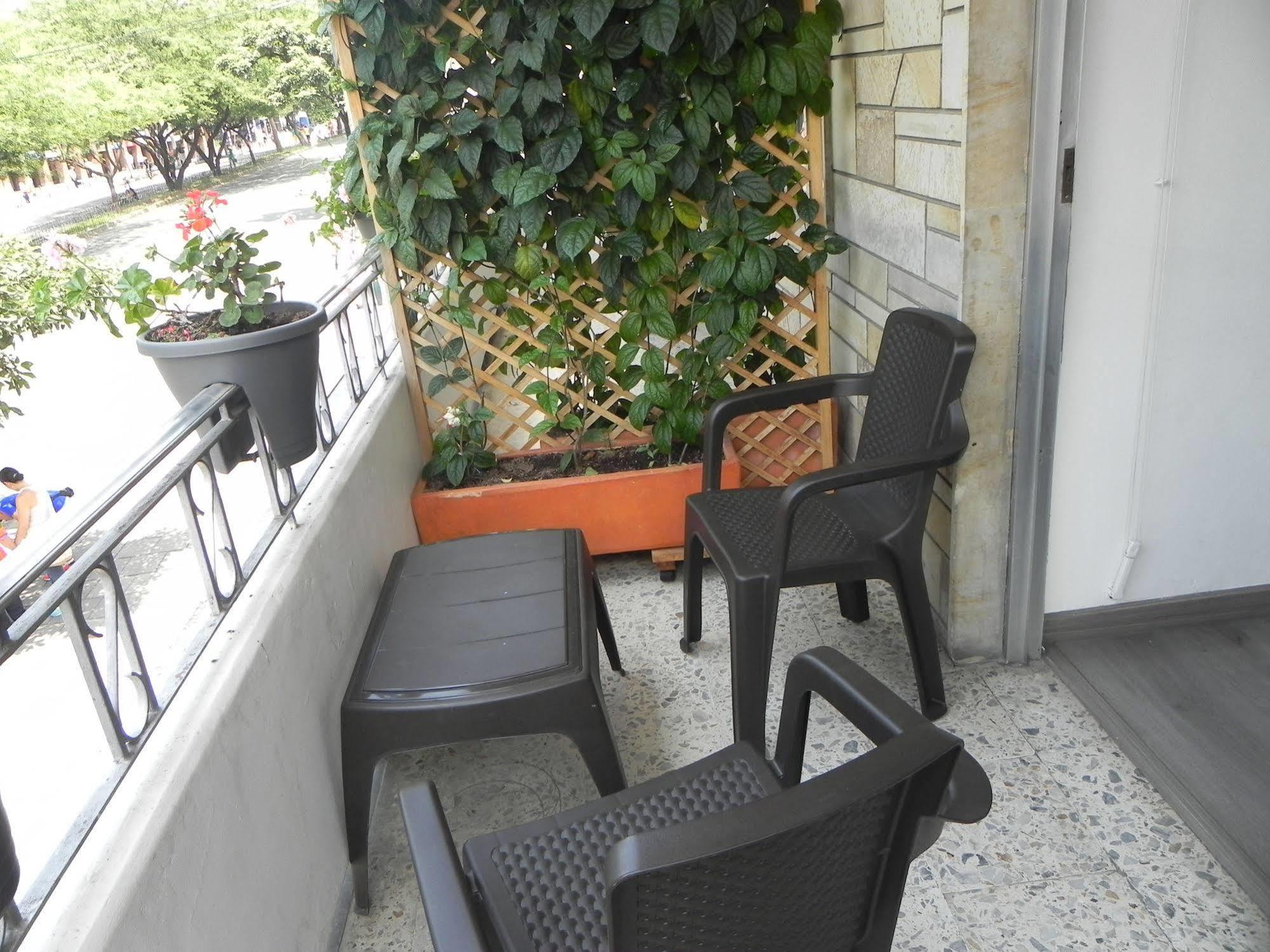 מדיין Hostal Tamarindo Inn מראה חיצוני תמונה