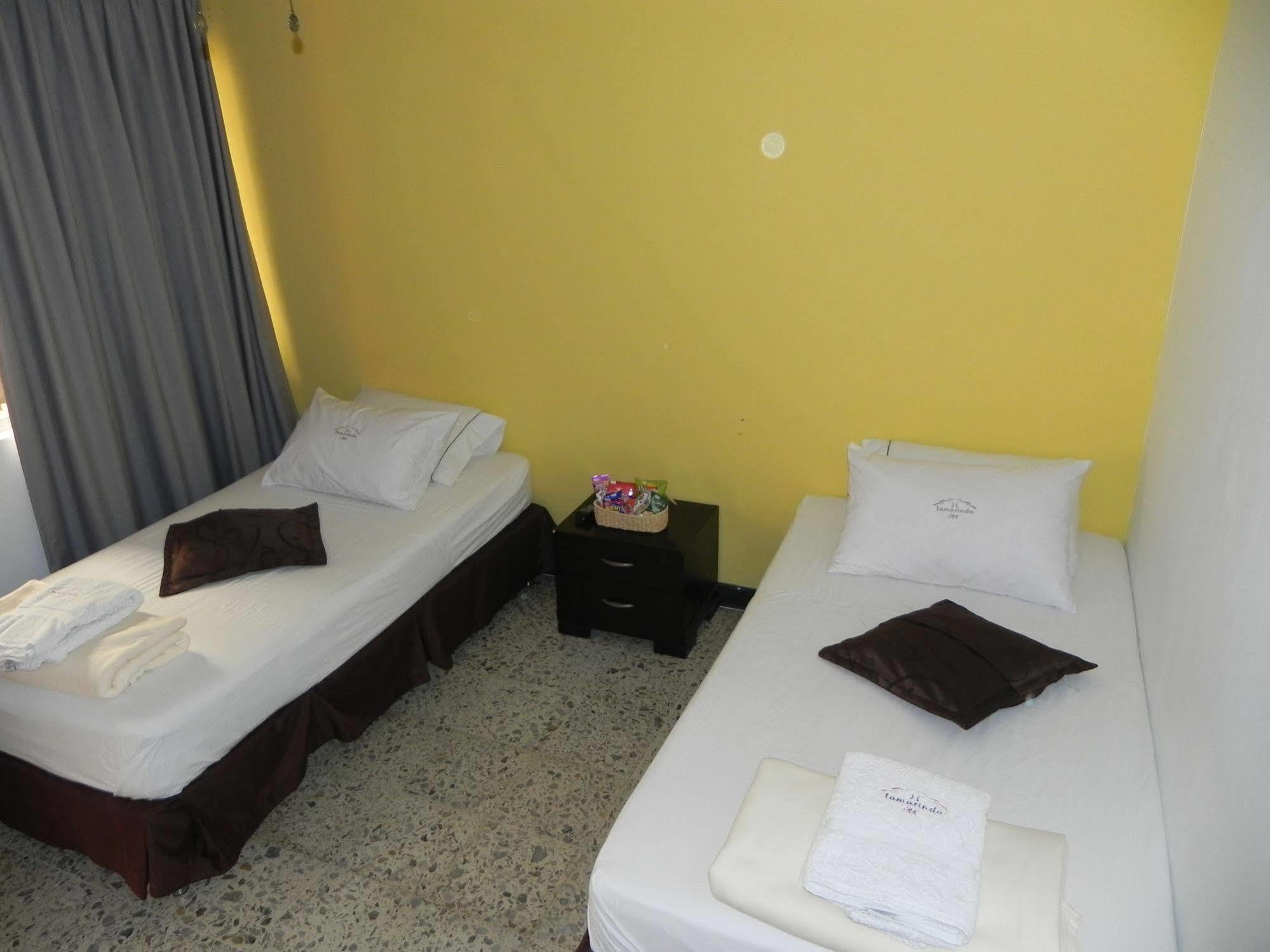 מדיין Hostal Tamarindo Inn מראה חיצוני תמונה