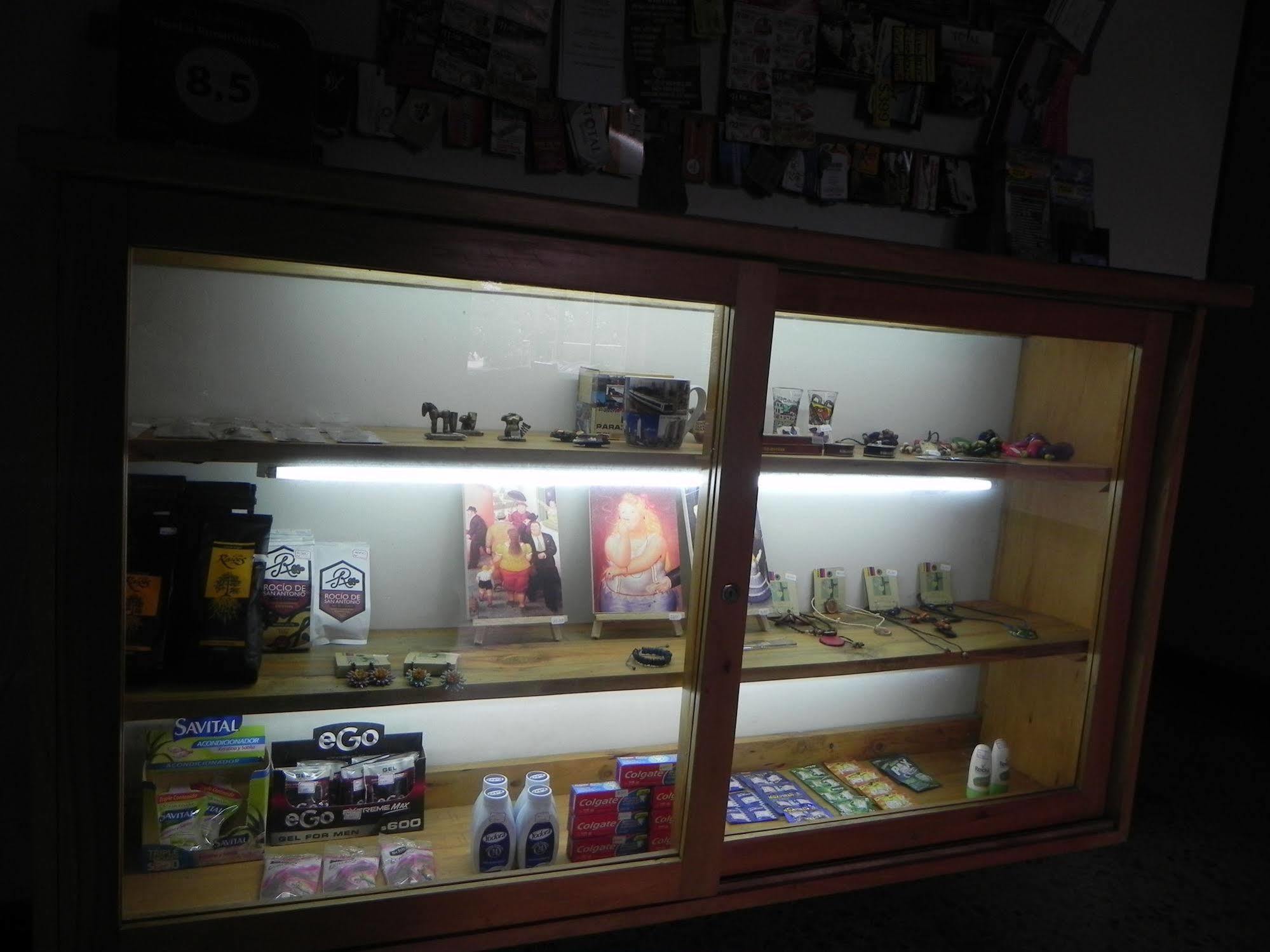 מדיין Hostal Tamarindo Inn מראה חיצוני תמונה